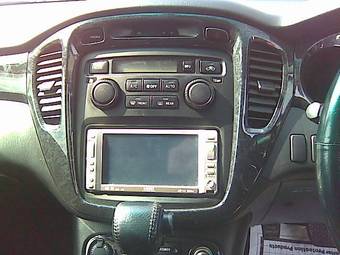 2003 Toyota Kluger V Photos