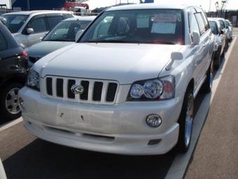 2003 Toyota Kluger V Photos