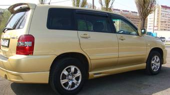 2003 Toyota Kluger V Pics