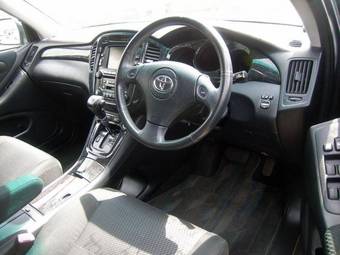 2003 Toyota Kluger V Pictures
