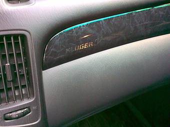 2003 Toyota Kluger V Images