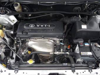 2003 Toyota Kluger V Photos