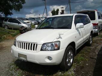 2003 Toyota Kluger V Photos