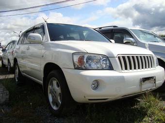 2003 Toyota Kluger V Photos