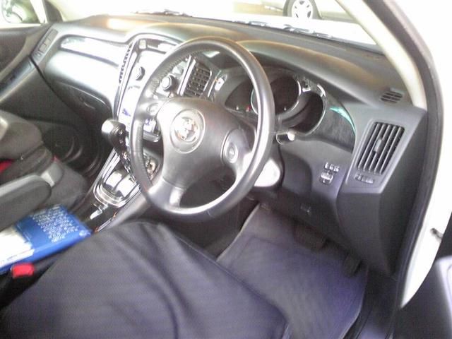 2004 Toyota Kluger V