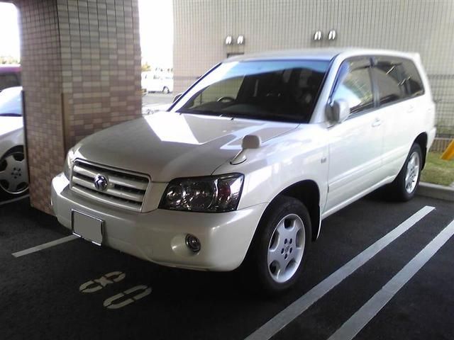 2004 Toyota Kluger V