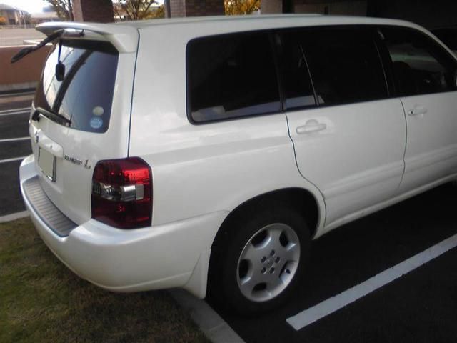 2004 Toyota Kluger V