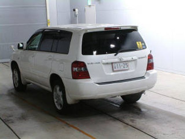 2004 Toyota Kluger V