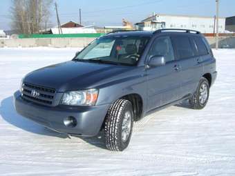 2004 Toyota Kluger V Pictures