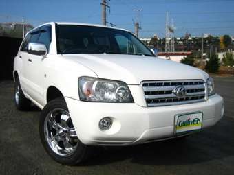 2004 Toyota Kluger V Photos