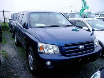 2004 Toyota Kluger V Photos