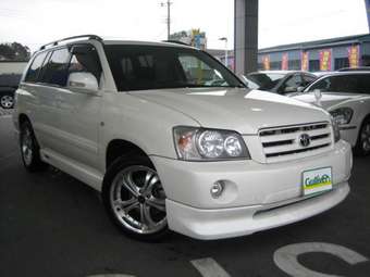 2004 Toyota Kluger V Pictures