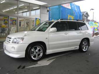 2004 Toyota Kluger V Pictures