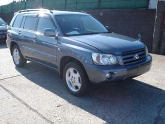 2004 Toyota Kluger V Pictures