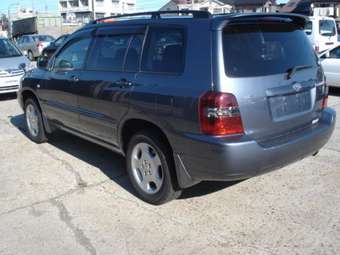 2004 Toyota Kluger V Pics