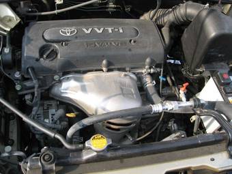 2004 Toyota Kluger V Images