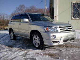 2004 Toyota Kluger V Photos