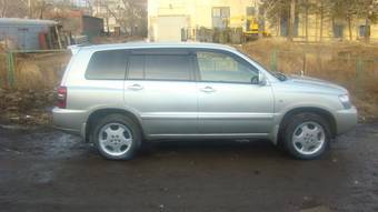 2004 Toyota Kluger V Pictures