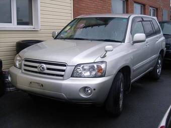 2004 Toyota Kluger V Pictures