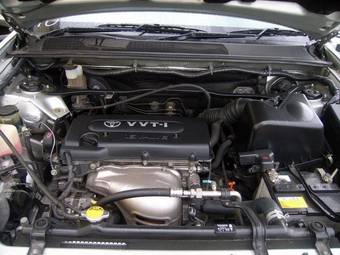 2004 Toyota Kluger V Photos