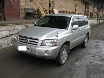 2004 Toyota Kluger V Photos