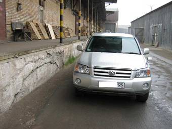 2004 Toyota Kluger V Pictures