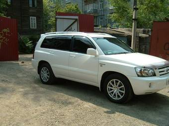 2004 Toyota Kluger V Photos