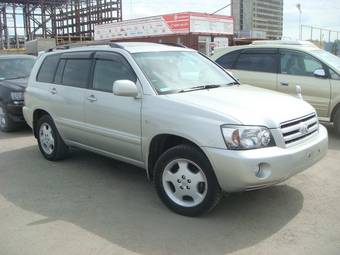 2004 Toyota Kluger V Images