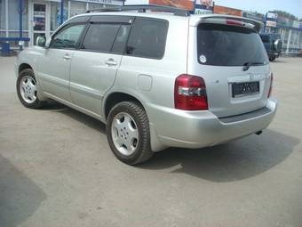 2004 Toyota Kluger V Pictures