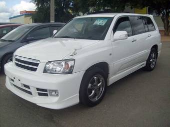 2004 Toyota Kluger V Images