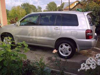 2004 Toyota Kluger V Photos
