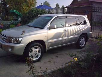 2004 Toyota Kluger V Pictures