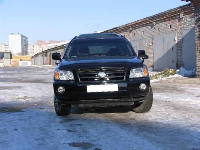 2005 Toyota Kluger V