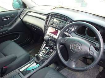 2005 Toyota Kluger V Photos