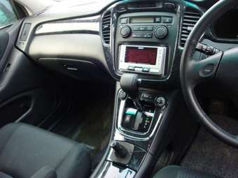 2005 Toyota Kluger V Pictures