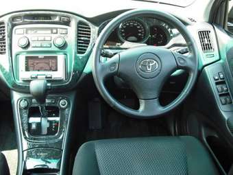 2005 Toyota Kluger V Pictures