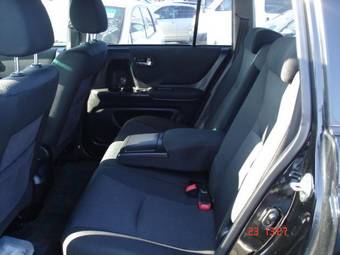 2005 Toyota Kluger V Photos