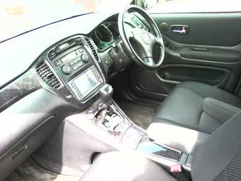 2005 Toyota Kluger V Photos