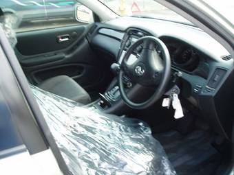 2005 Toyota Kluger V Pictures