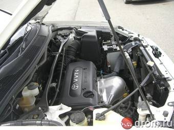 2005 Toyota Kluger V Photos