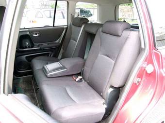 2005 Toyota Kluger V Pictures