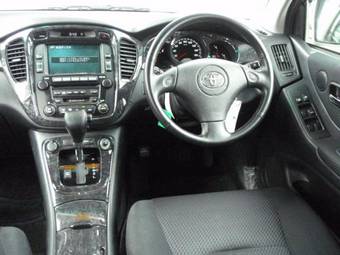 2005 Toyota Kluger V Pictures