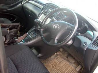 2005 Toyota Kluger V Photos