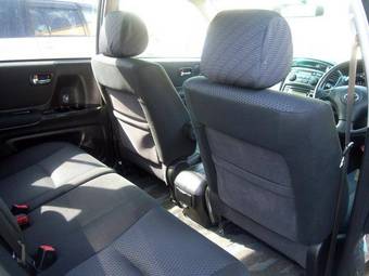 2005 Toyota Kluger V Pictures