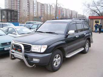 1998 Toyota Land Cruiser Pics