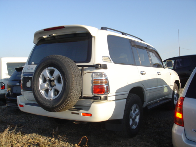 1998 Toyota Land Cruiser Pictures