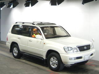 1999 Toyota Land Cruiser Pictures