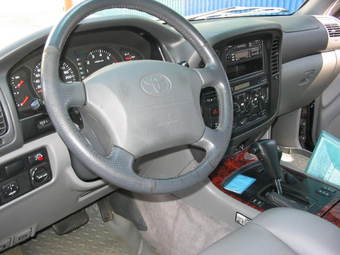 1999 Toyota Land Cruiser Pictures