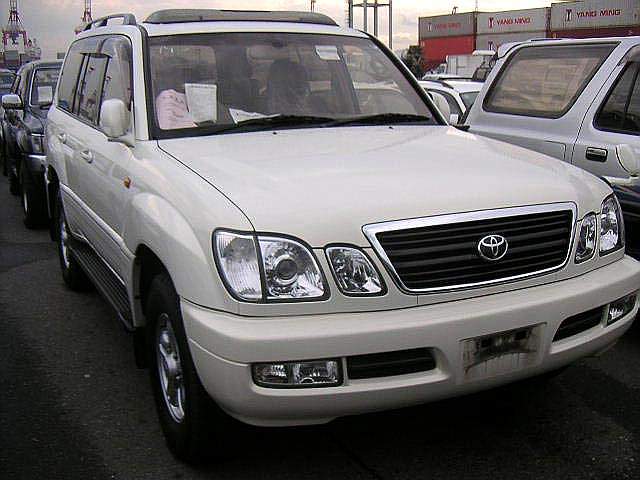 1999 Toyota Land Cruiser Photos