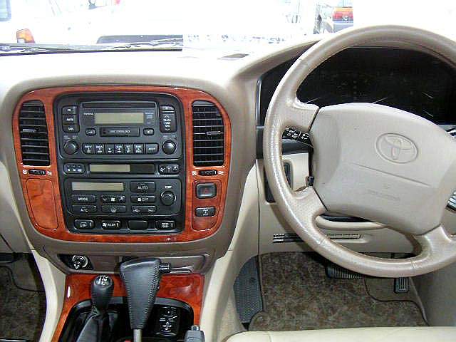 1999 Toyota Land Cruiser Photos